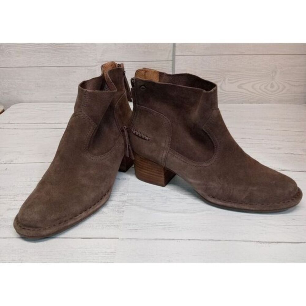 UGG Bandera Women's Chestnut Suede Size 6 Rear Zippered Heeled Boots S/N 1095053